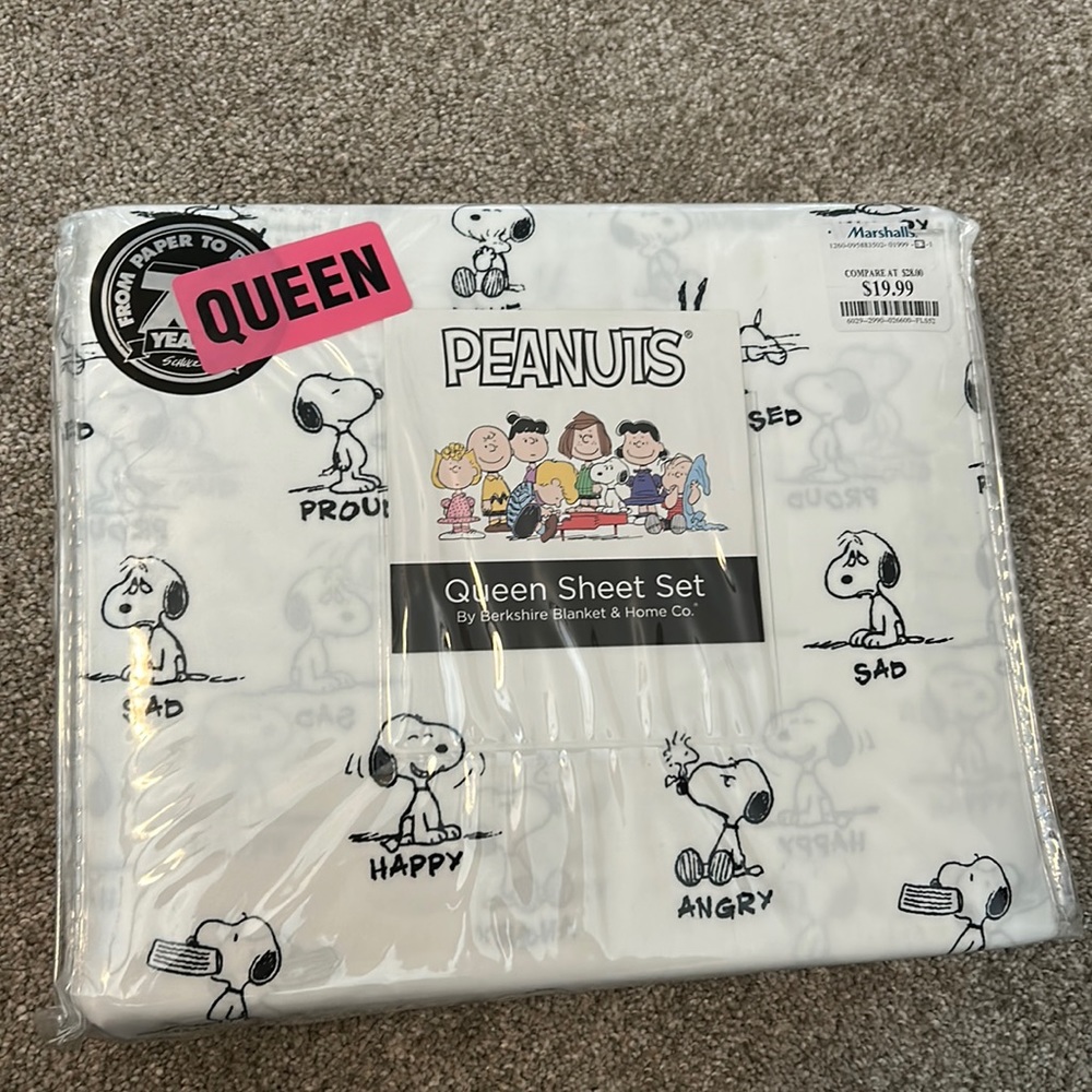 NWT Peanuts Queen Sheet Set